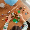 Enfant qui construit le pack Marie en visite Lego Animal Crossing Réunion