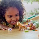 Fille qui s'amuse avec Histoire de belle - La calèche Disney Lego Jouets Réunion