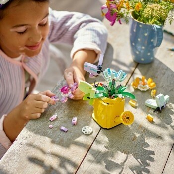 Assemblage Fleurs dans l'arrosoir lego Creator Réunion